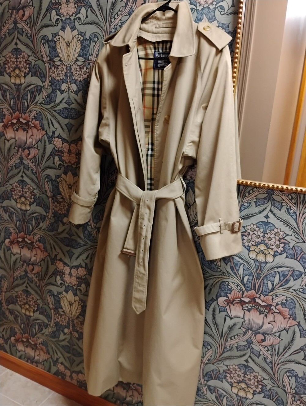 Vintage Burberry Beige Trench Coat with Removable Liner